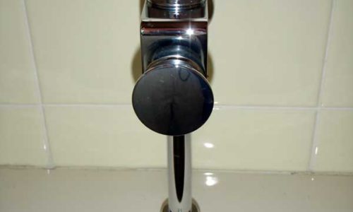 男子トイレ小便器修理（静岡市清水区）