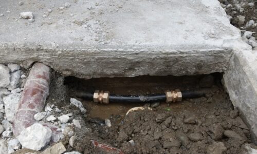 富士市大淵　給水管修理