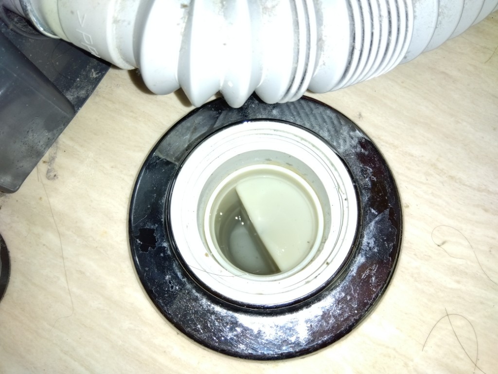 洗濯排水トラップ