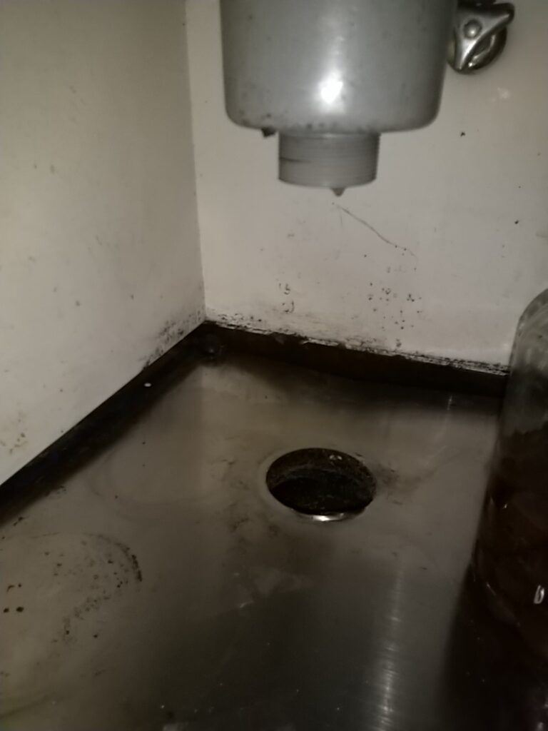 排水ホース撤去